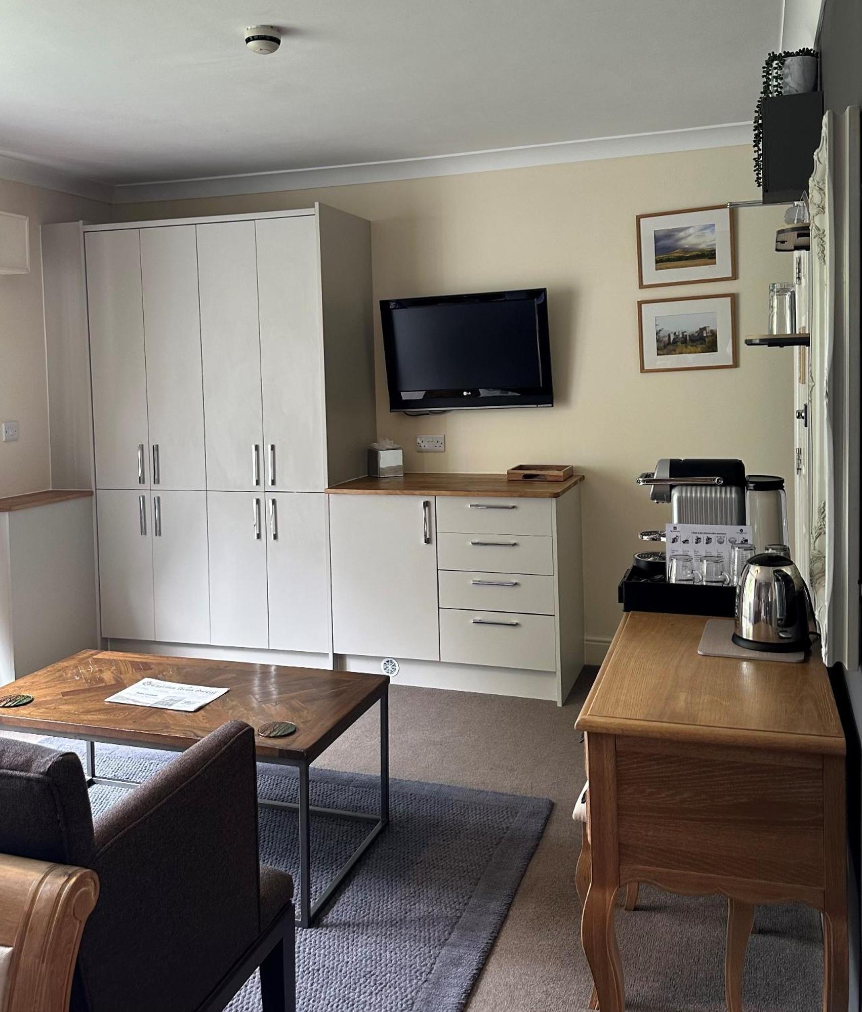 The Charlton Arms Bed & Breakfast Ludlow Eksteriør bilde
