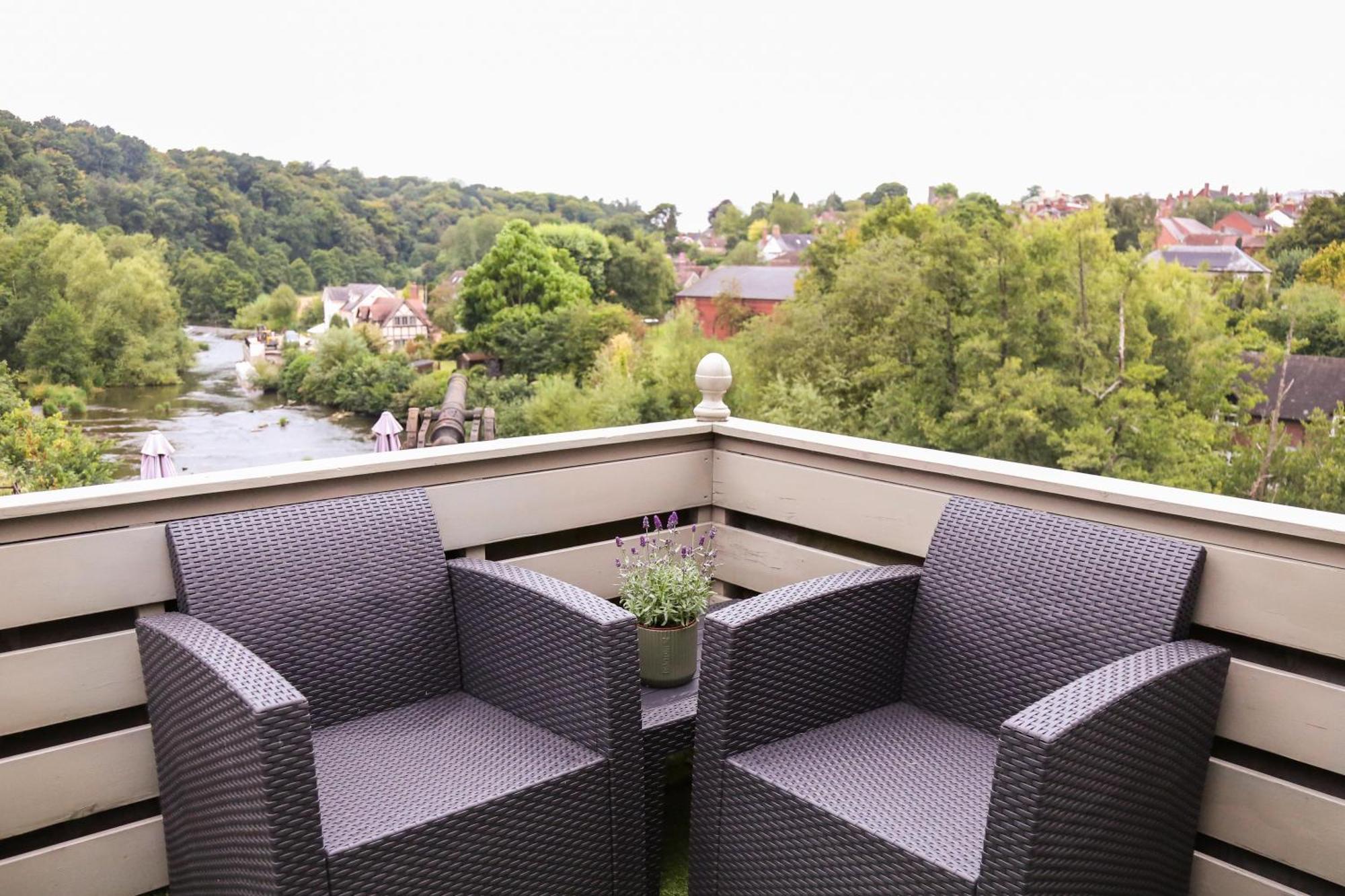 The Charlton Arms Bed & Breakfast Ludlow Eksteriør bilde
