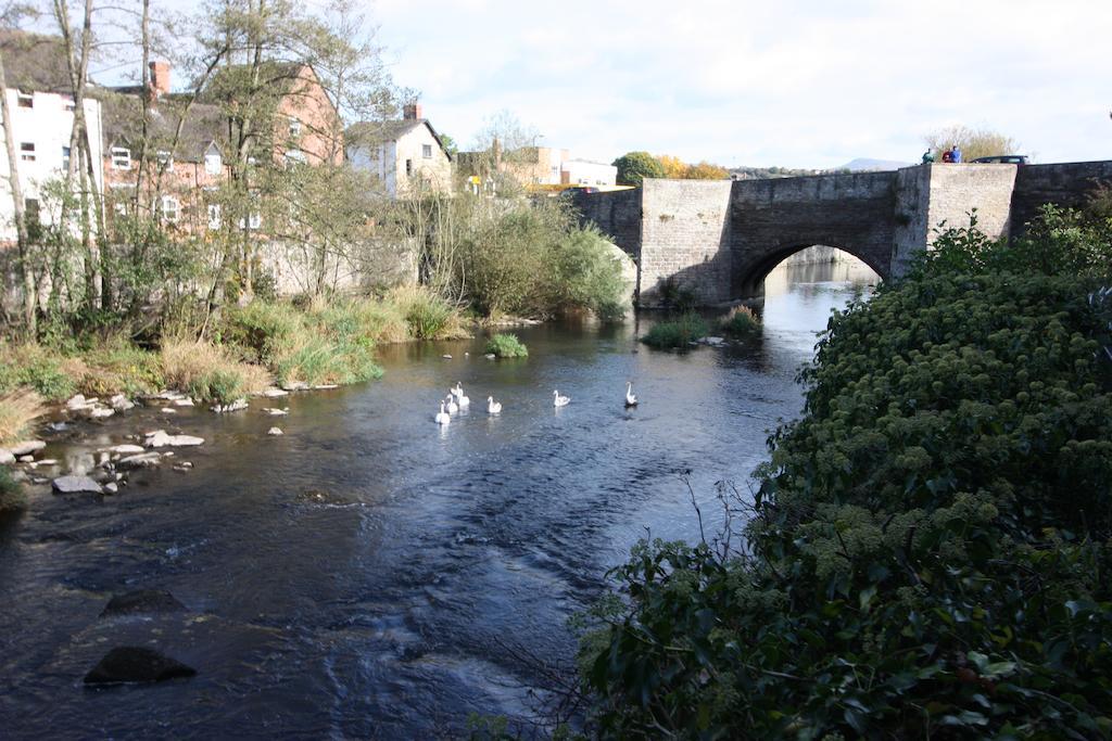 The Charlton Arms Bed & Breakfast Ludlow Eksteriør bilde